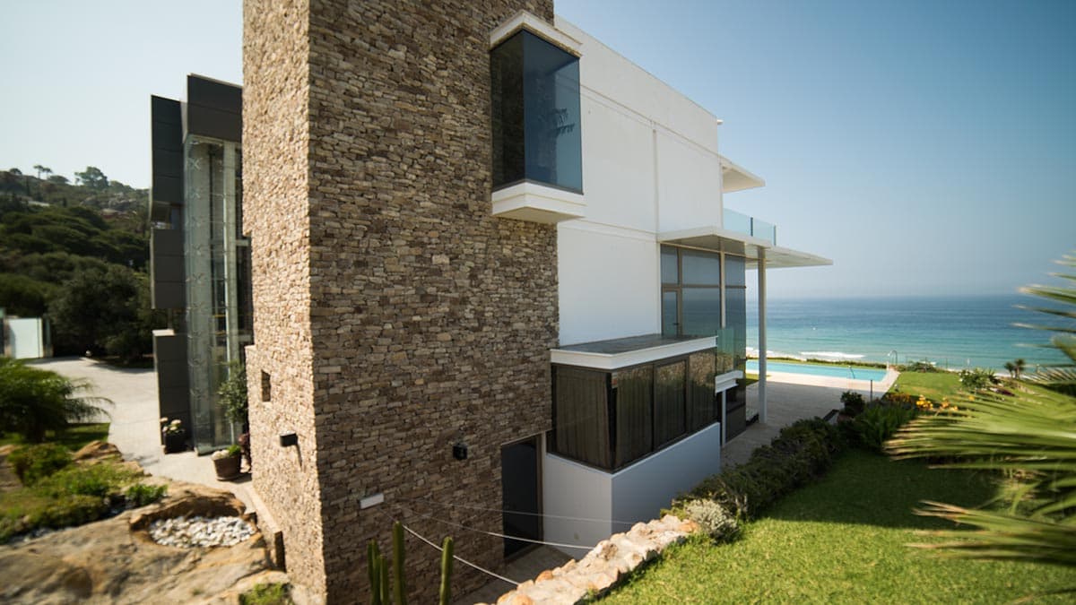 Terrazas con Vistas al Mar